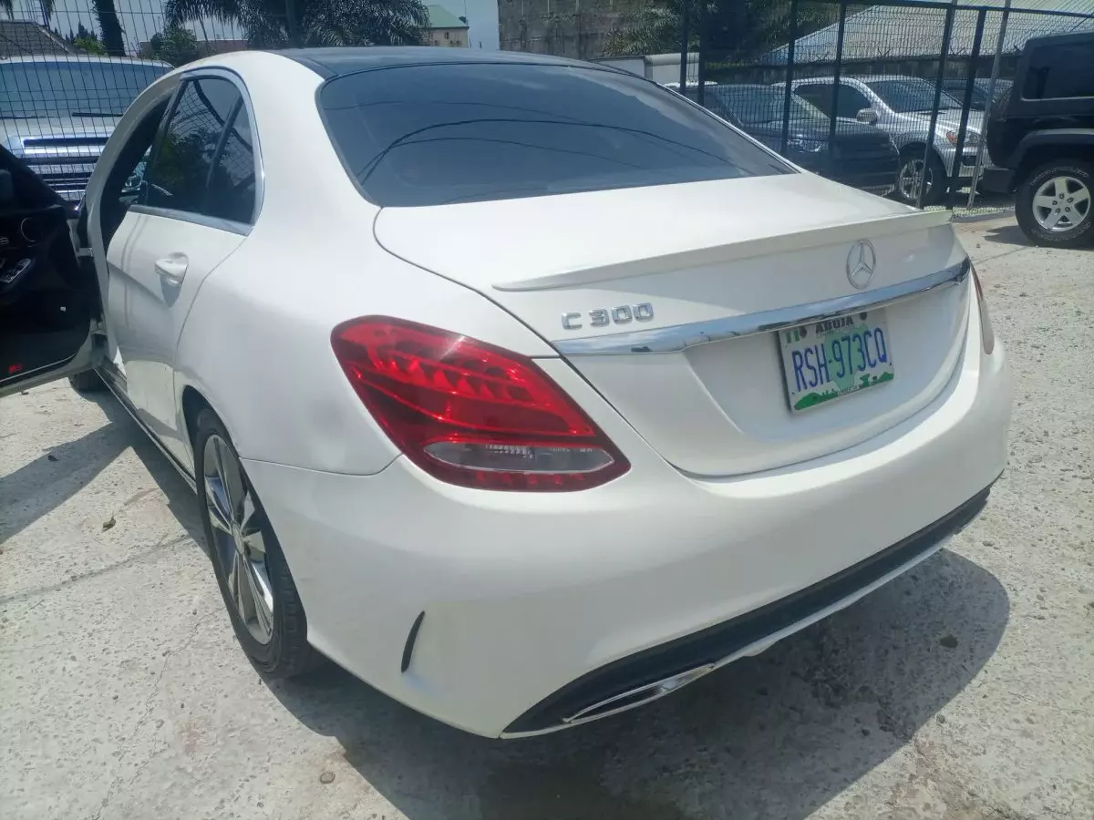 car Right Back