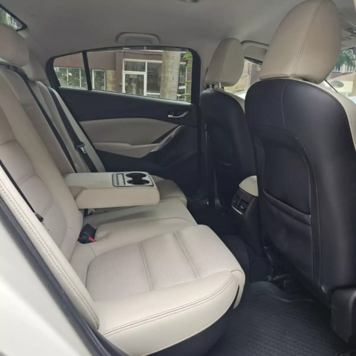 interiorFront