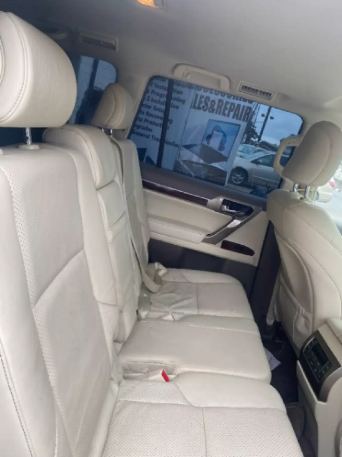 interiorBack
