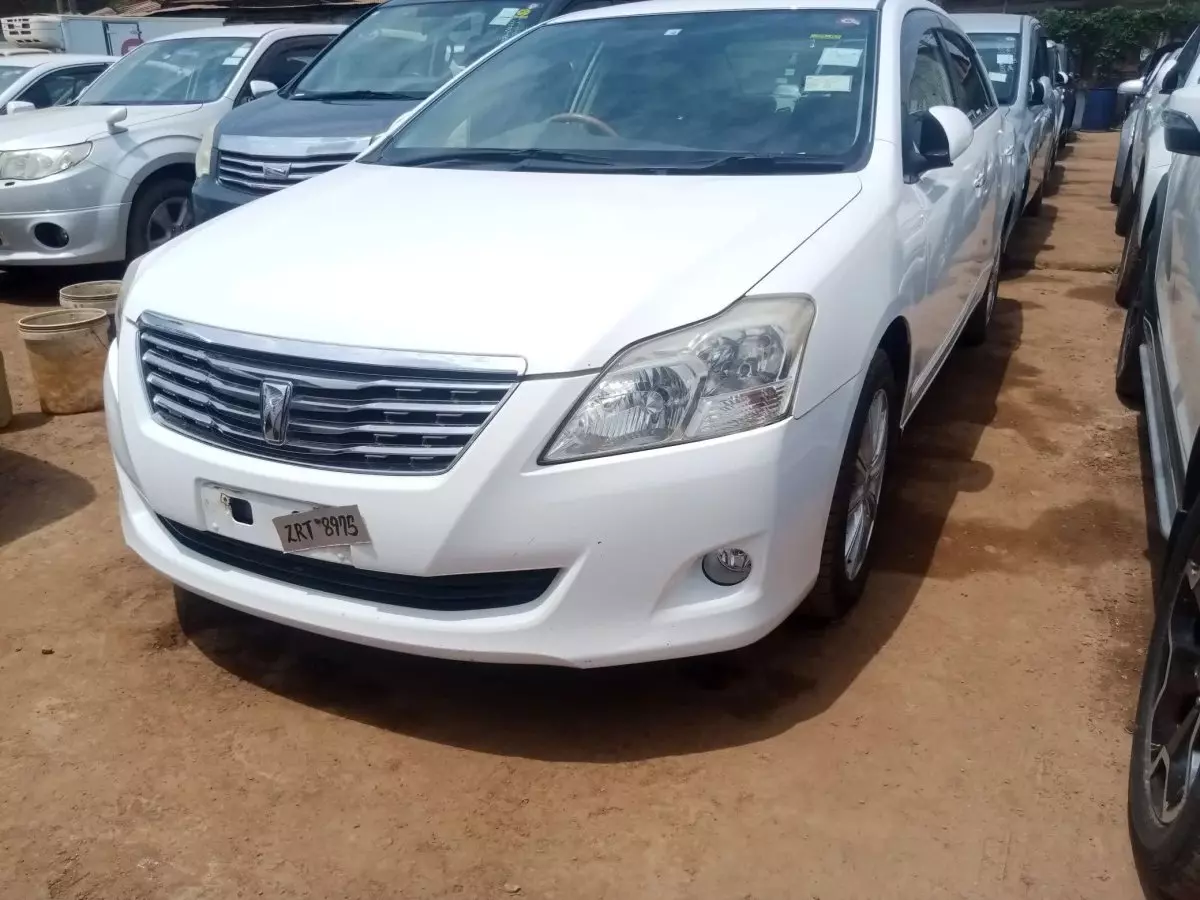 Toyota Premio  - 2009