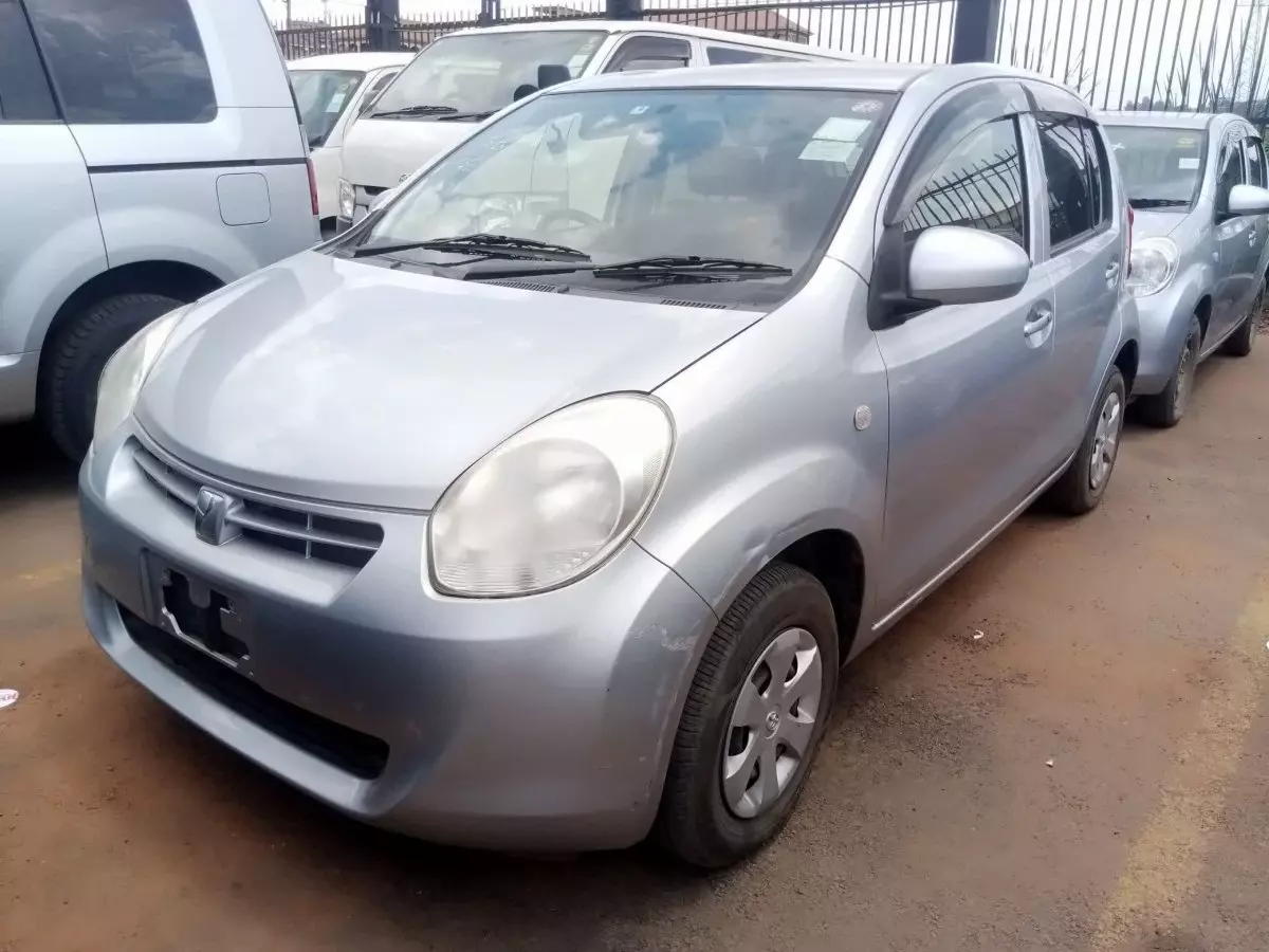 Toyota Passo - 2012