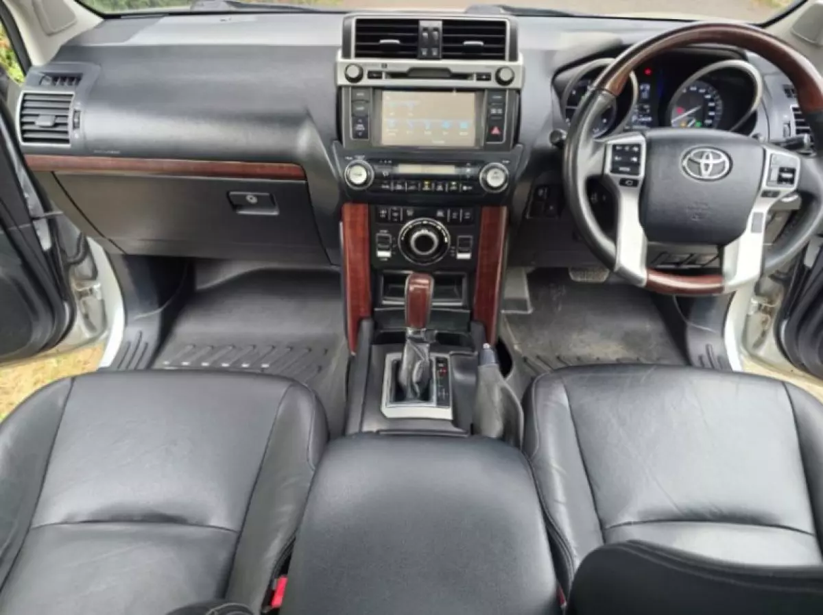 interiorFront