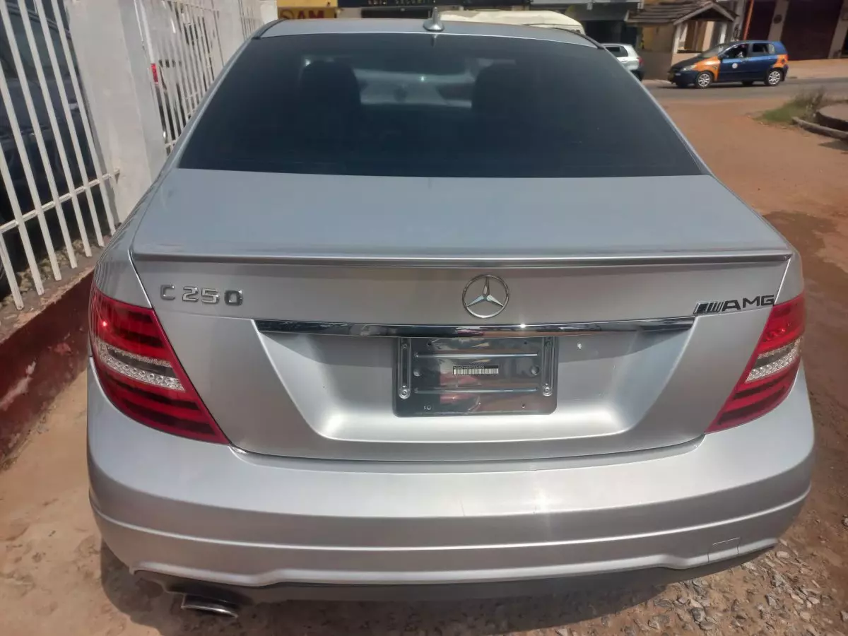 car Right Back