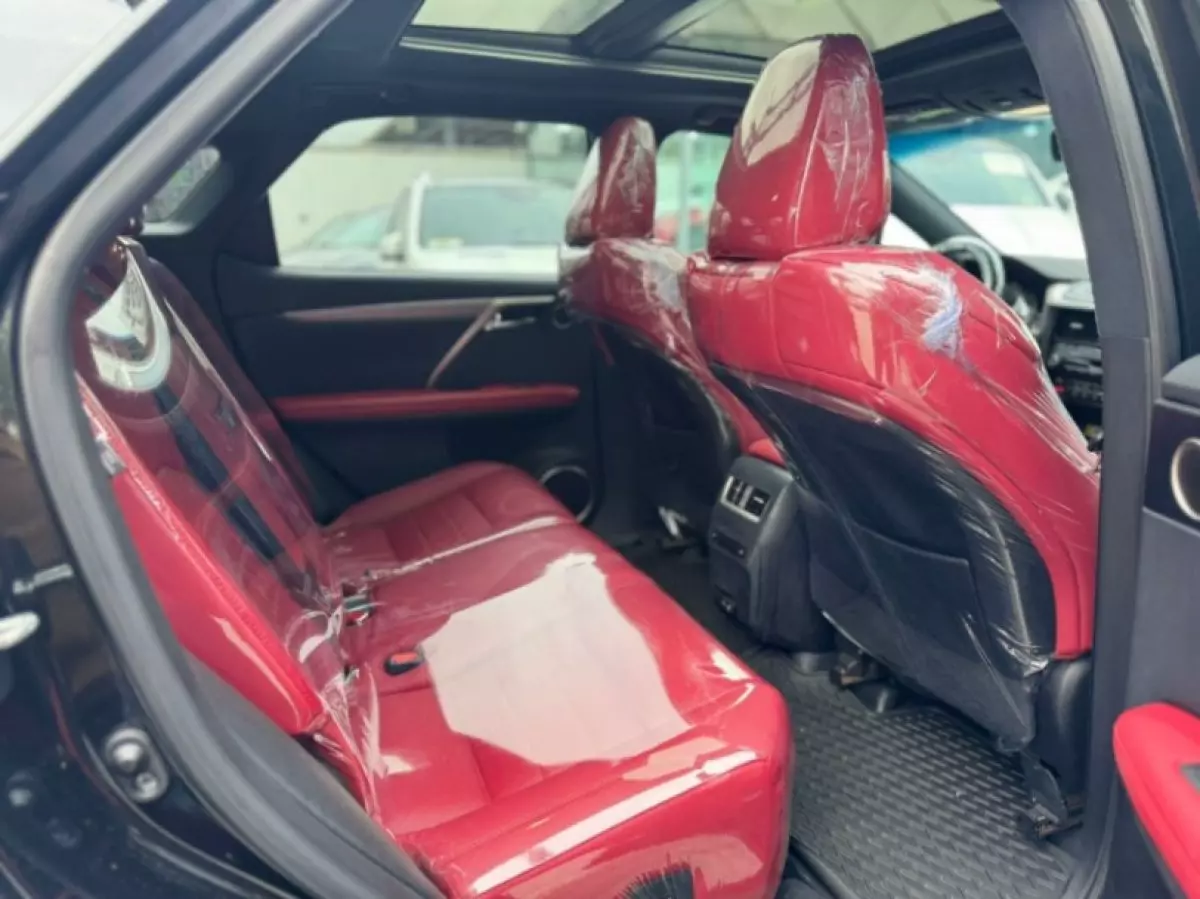interiorBack
