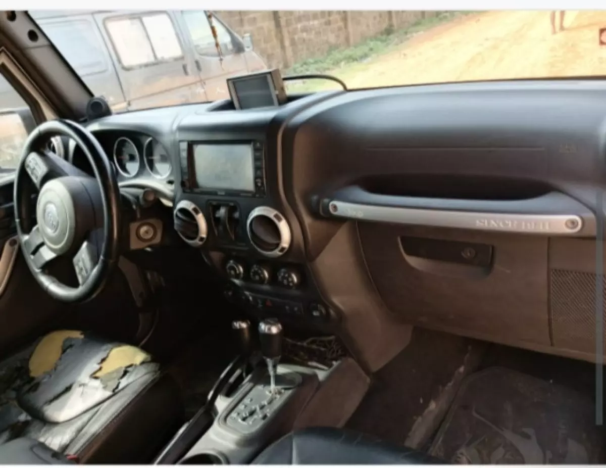 interiorBack