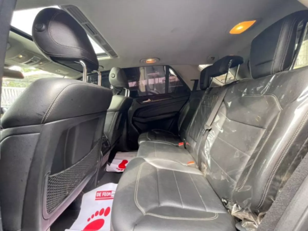 interiorBack