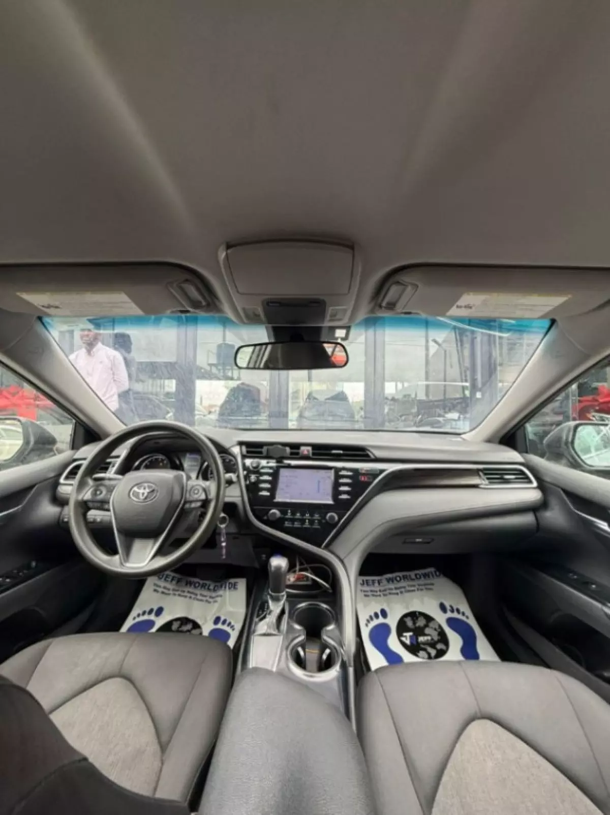 interiorFront