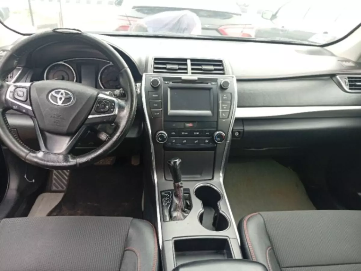 interiorFront