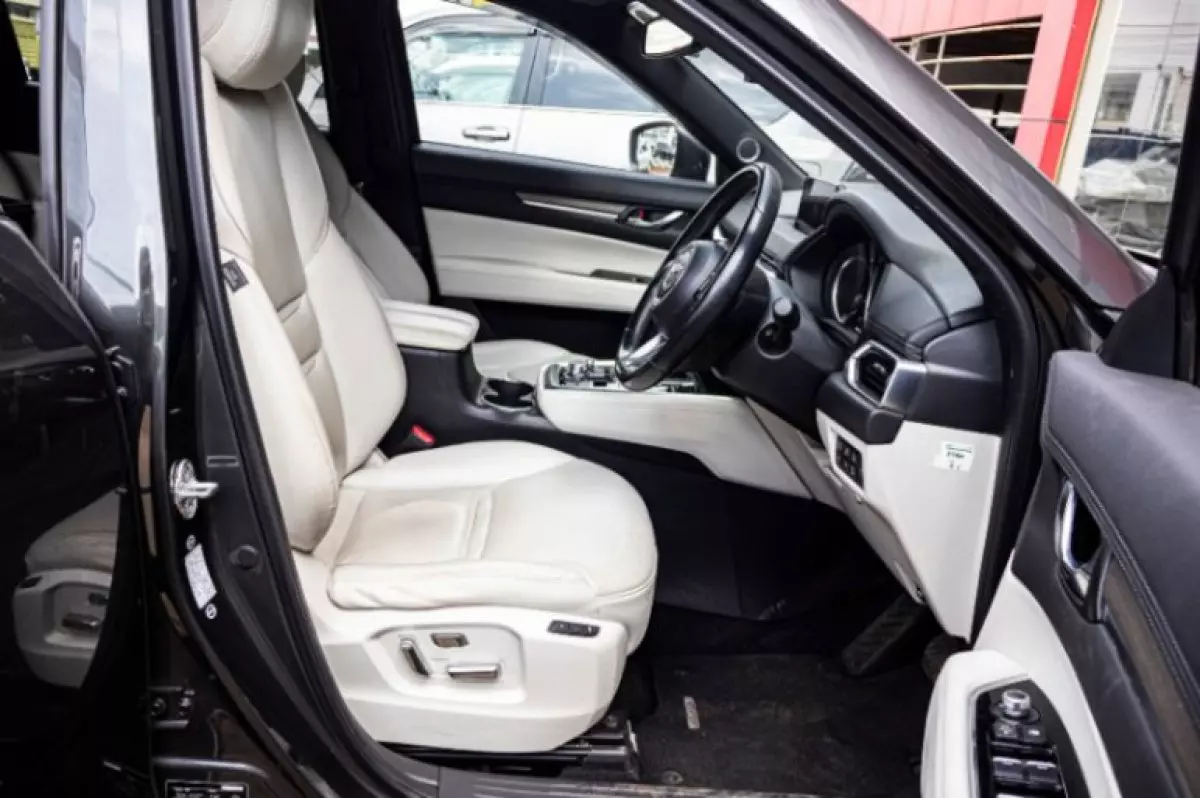 interiorFront
