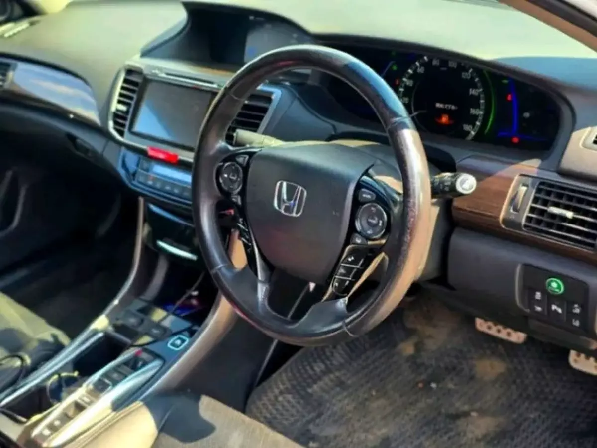 interiorFront