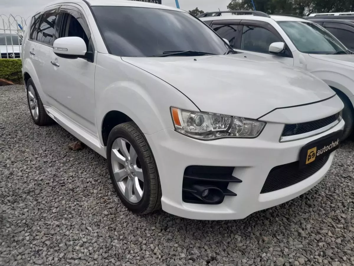 Mitsubishi Outlander GLX - 2012