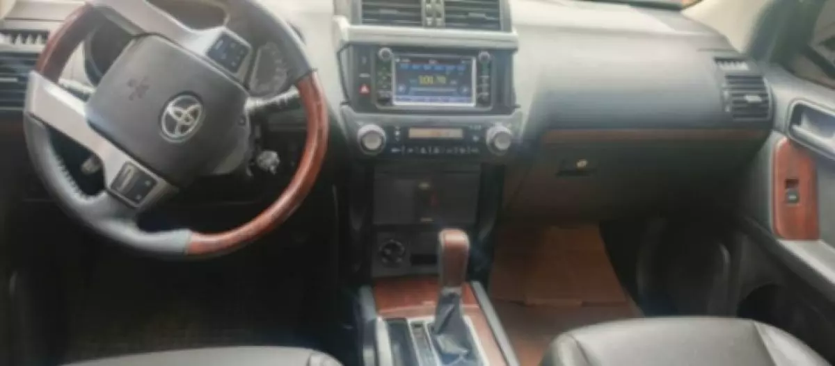 interiorFront