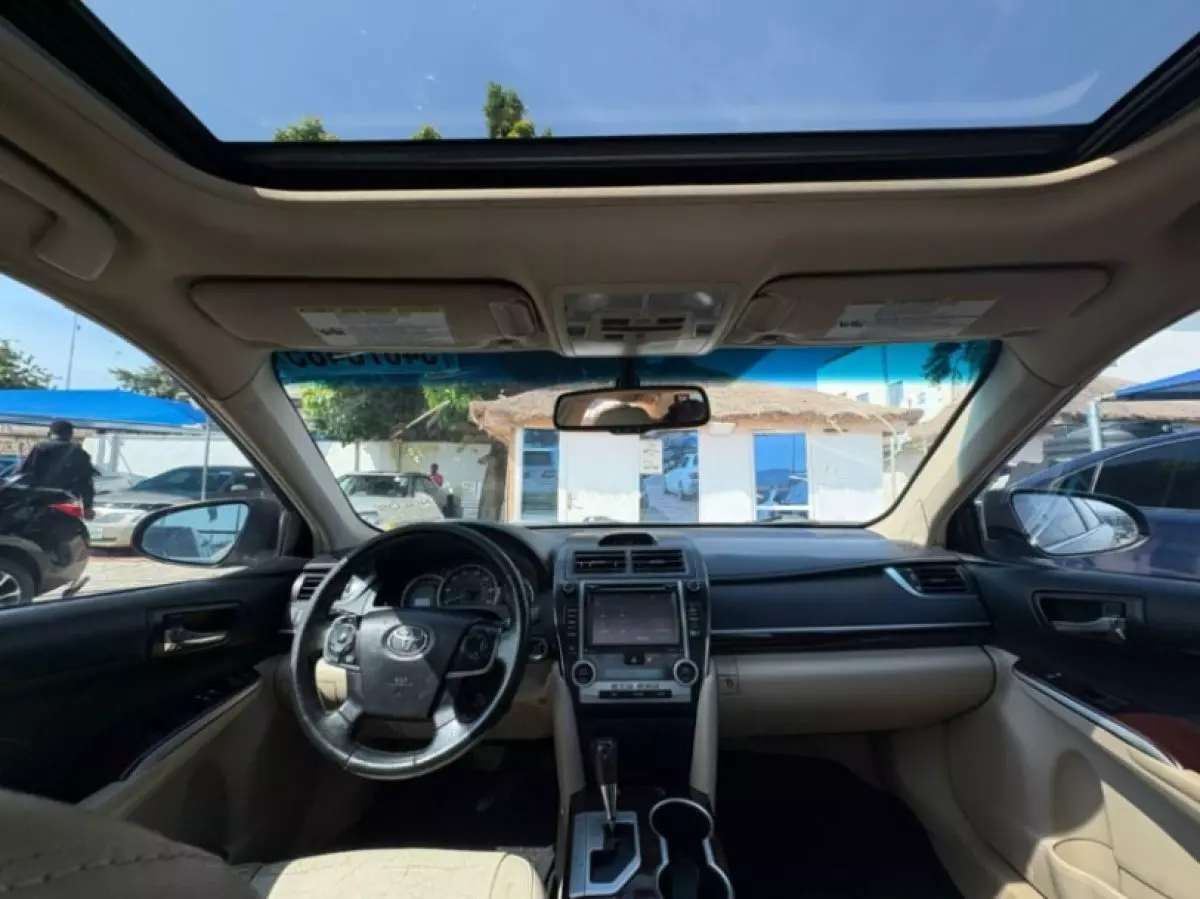 interiorFront
