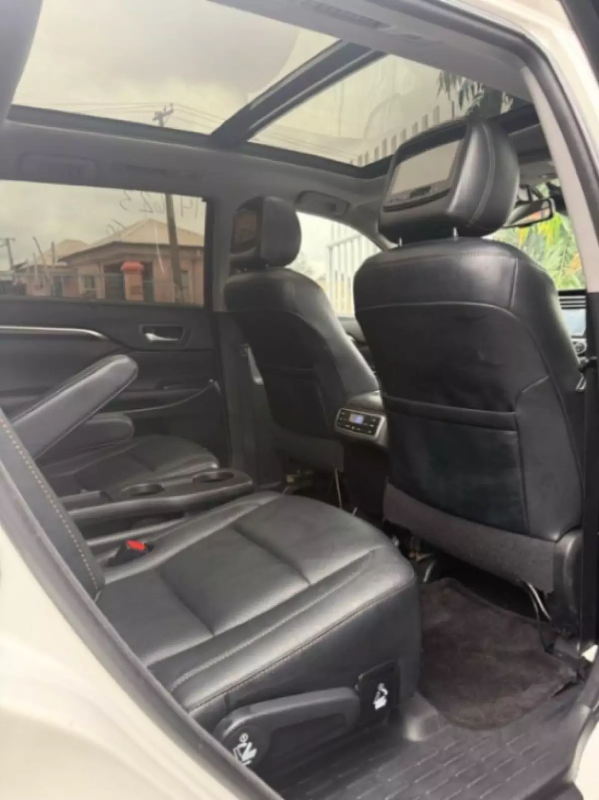 interiorBack