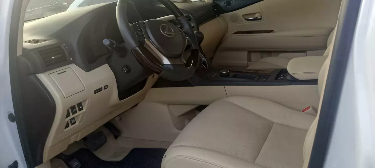 interiorFront