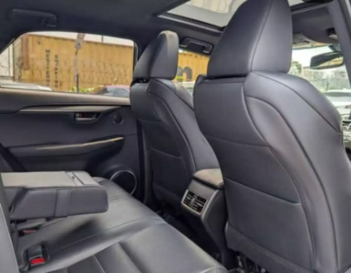 interiorBack