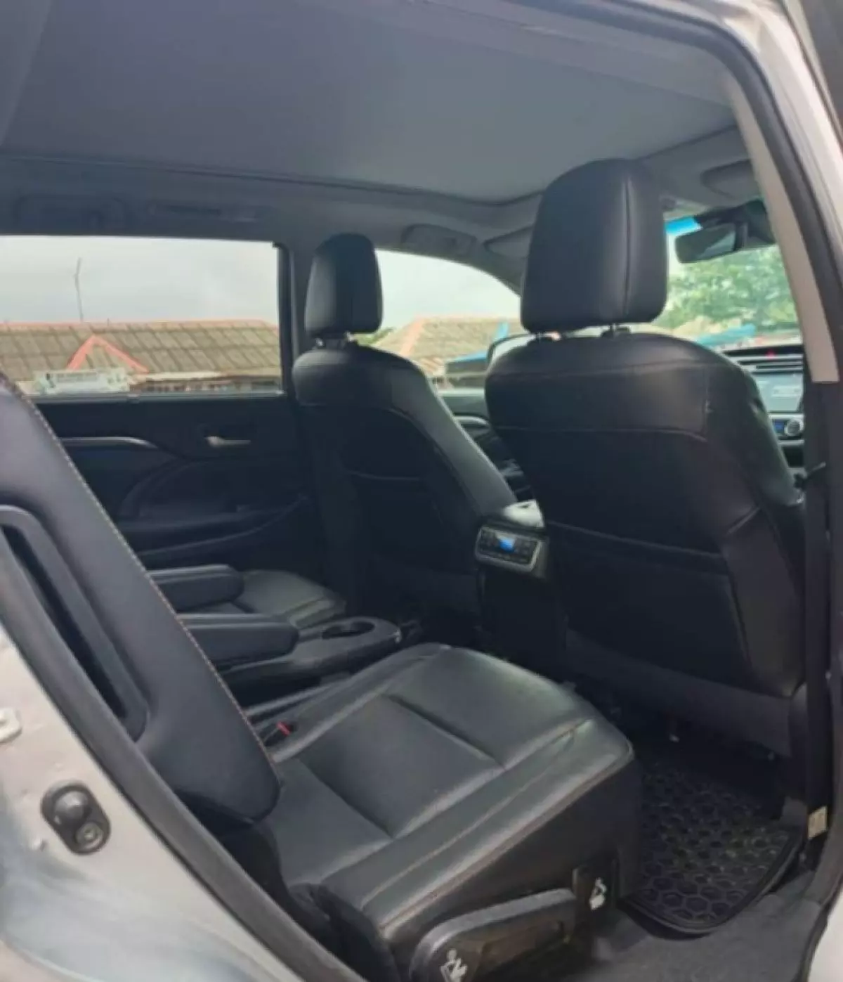 interiorBack