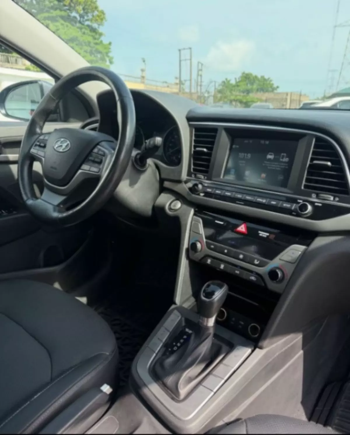 interiorFront