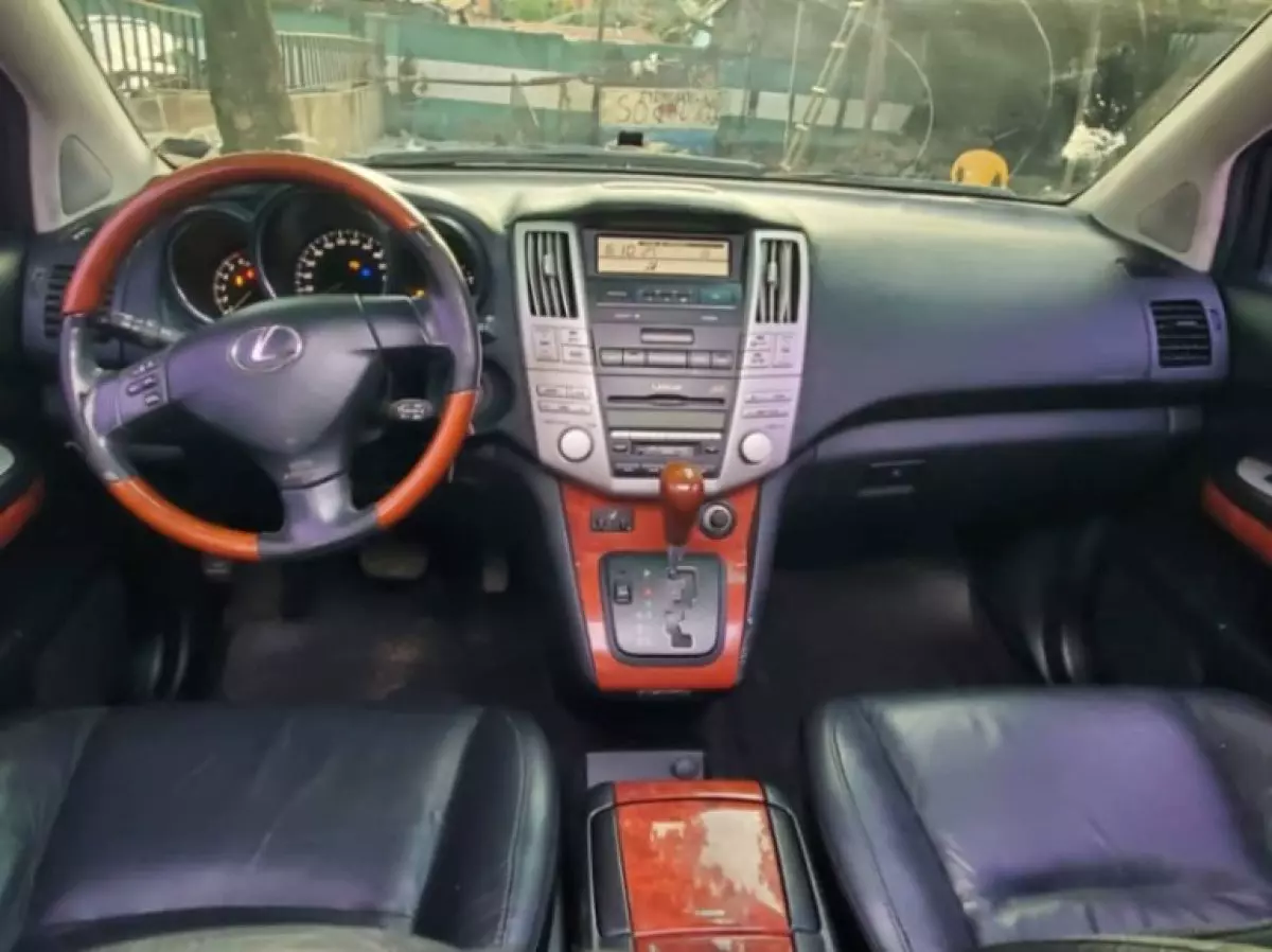 interiorFront