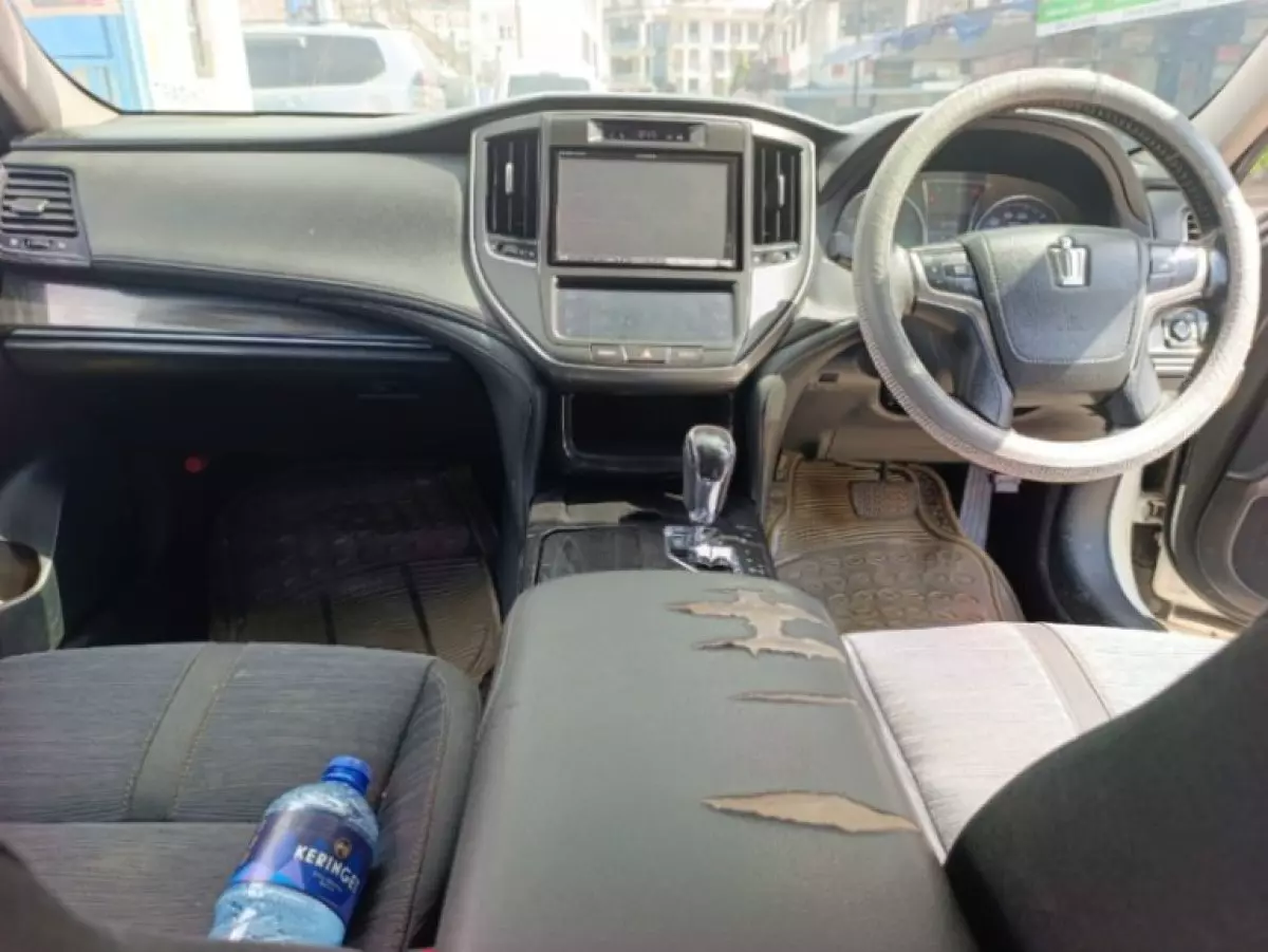interiorFront