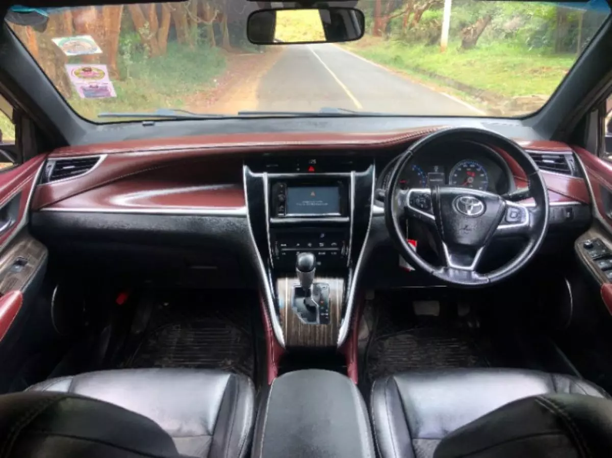 interiorFront