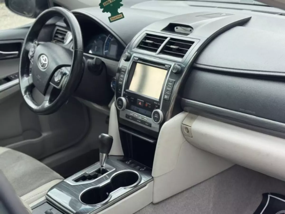 interiorFront