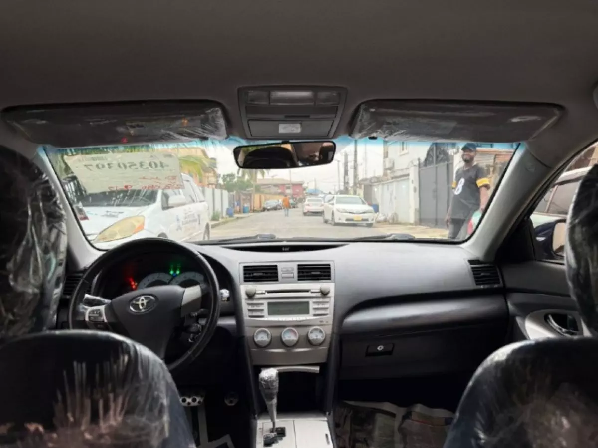 interiorFront