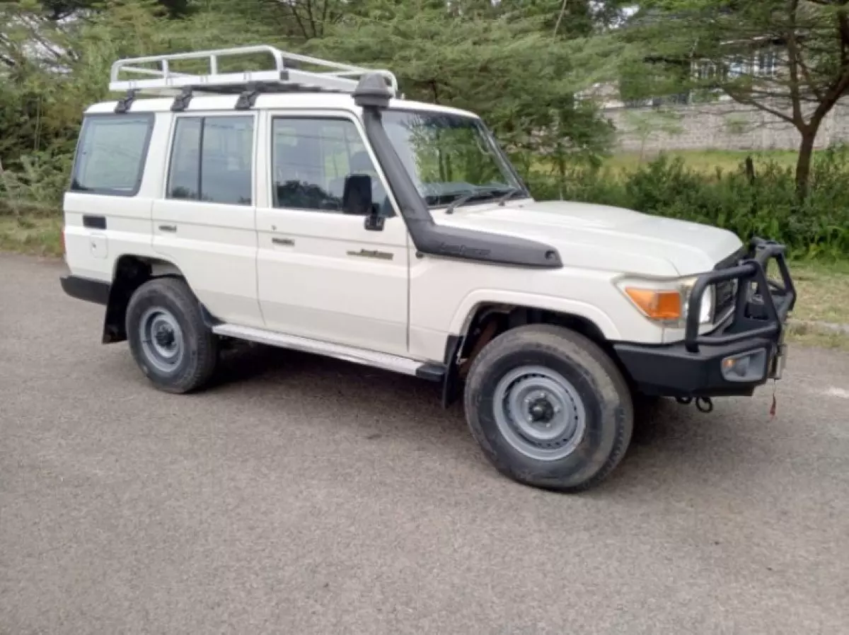 Toyota Land Cruiser - 2017