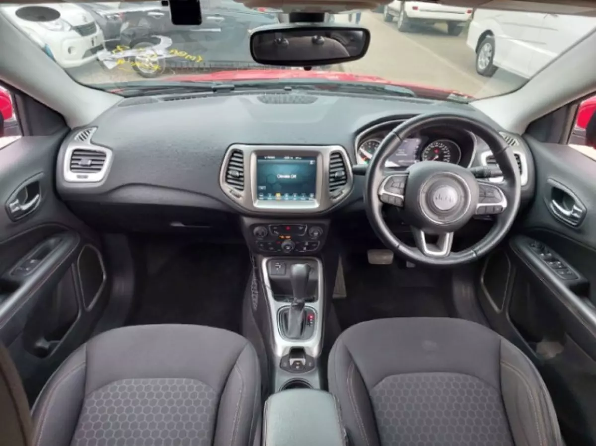 interiorFront