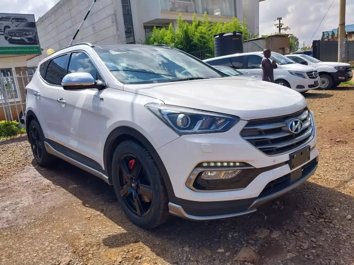Hyundai Santa Fe - 2017