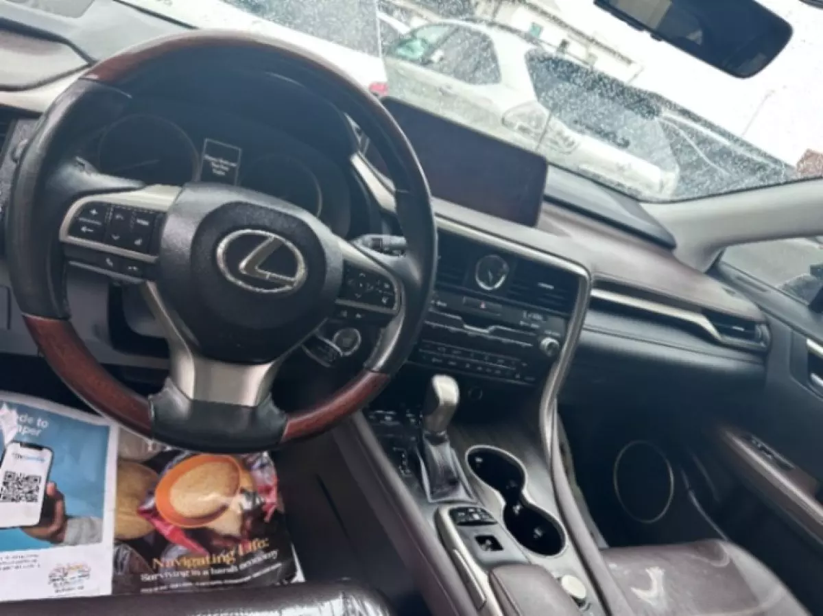 interiorFront