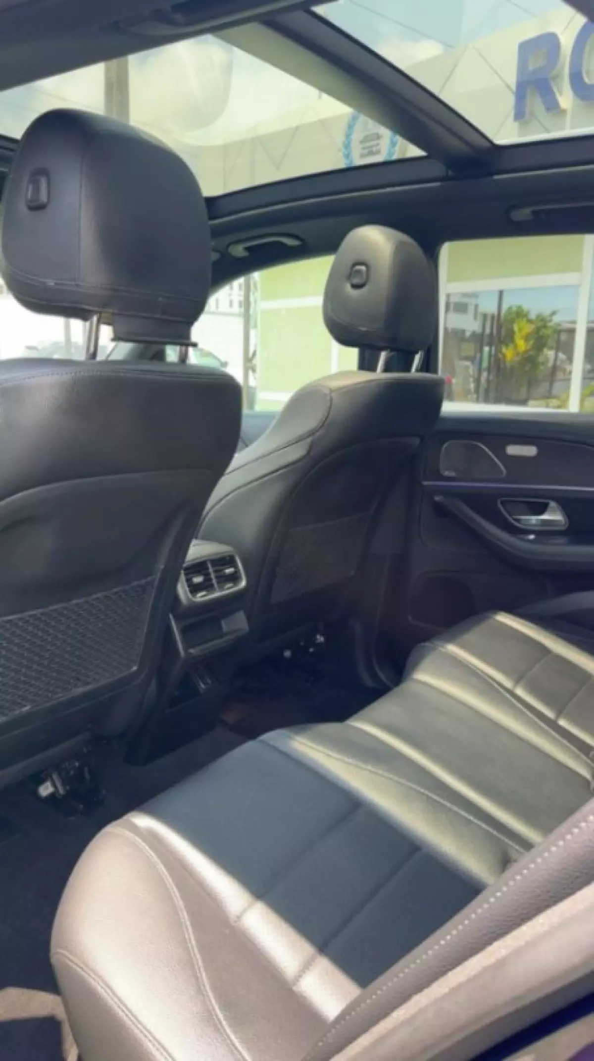 interiorBack