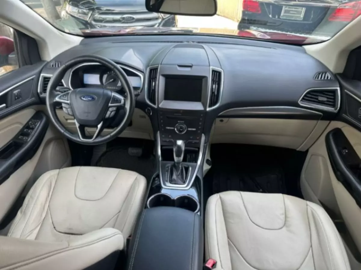 interiorFront
