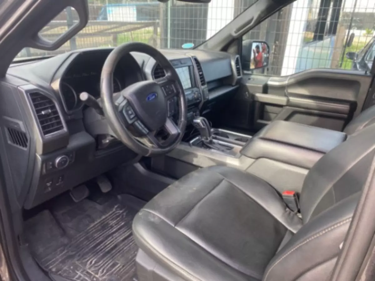 interiorBack