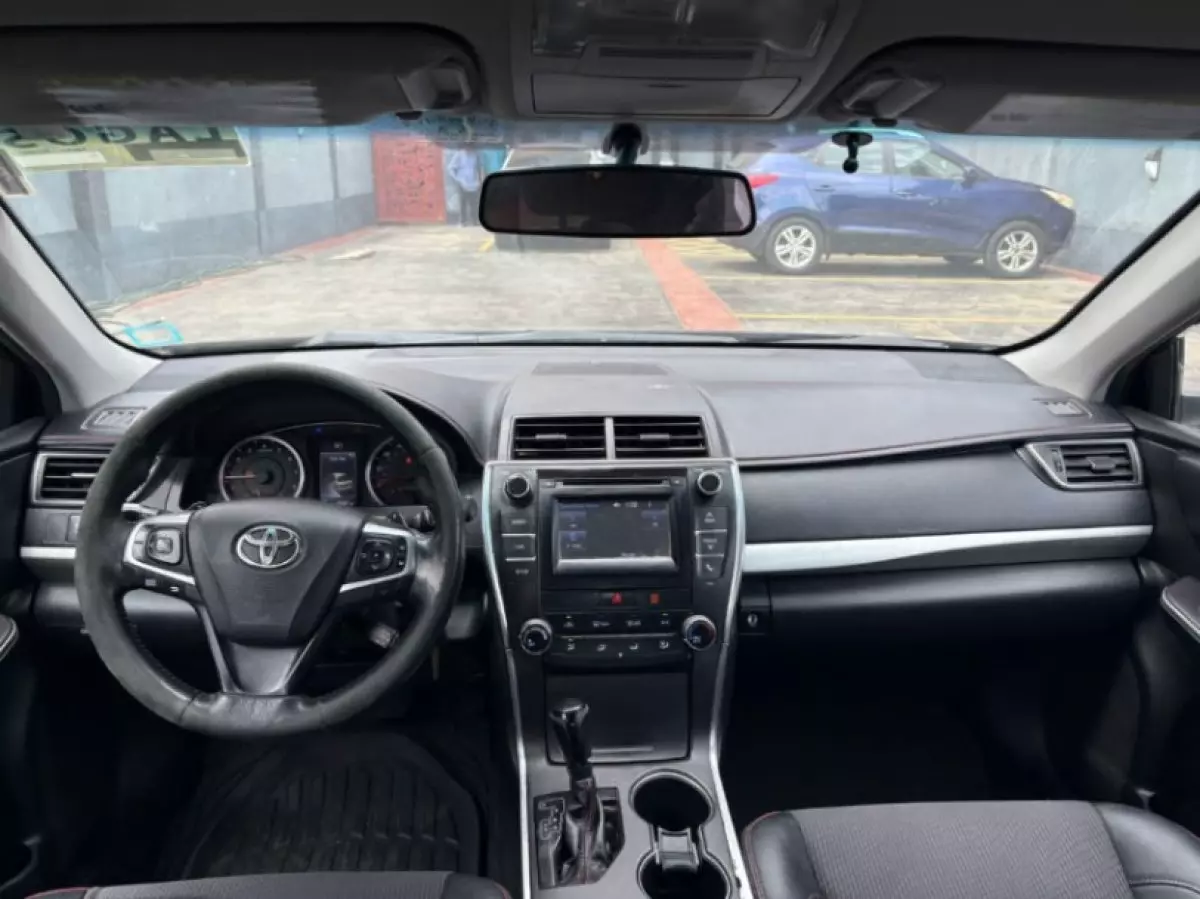 interiorFront