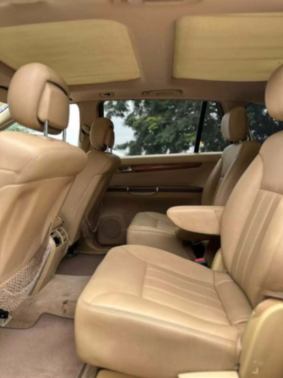 interiorBack