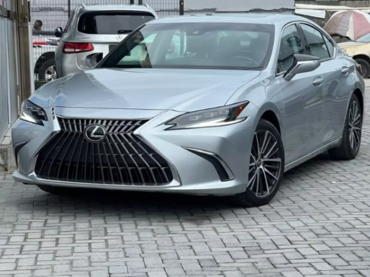 Lexus ES 350 - 2023