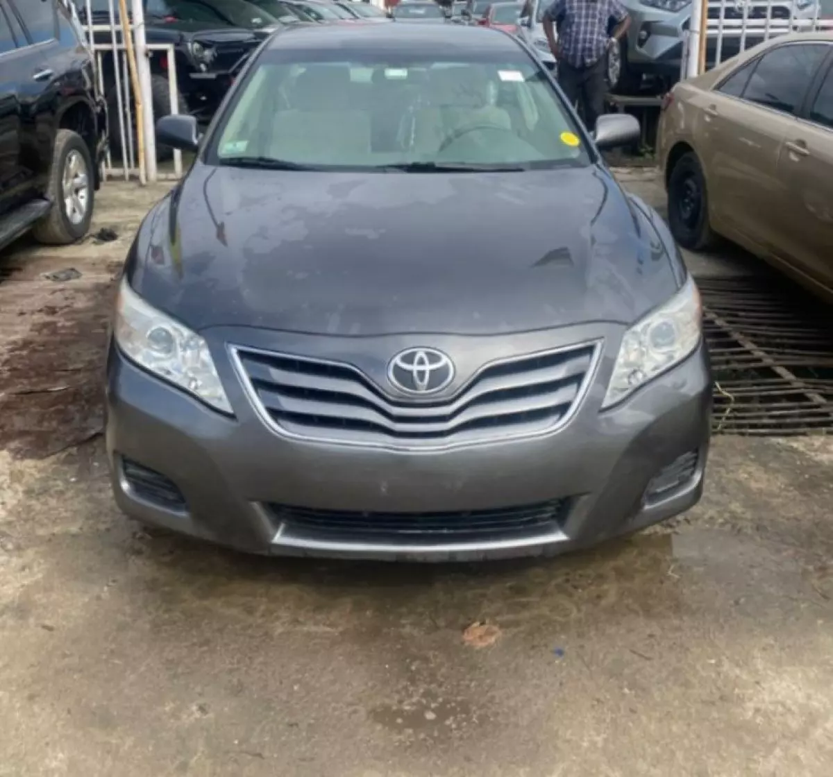 Toyota Camry - 2010