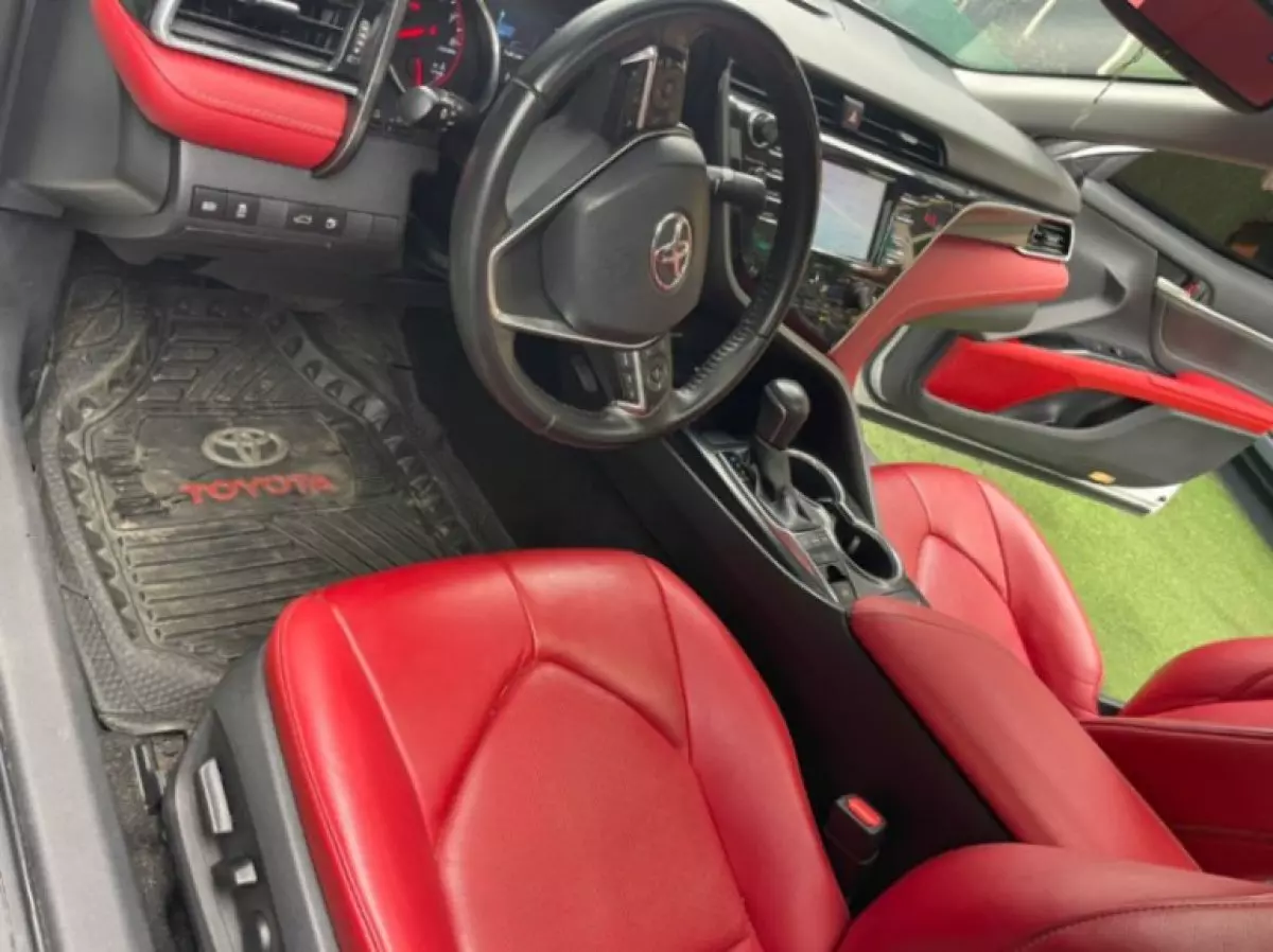 interiorFront