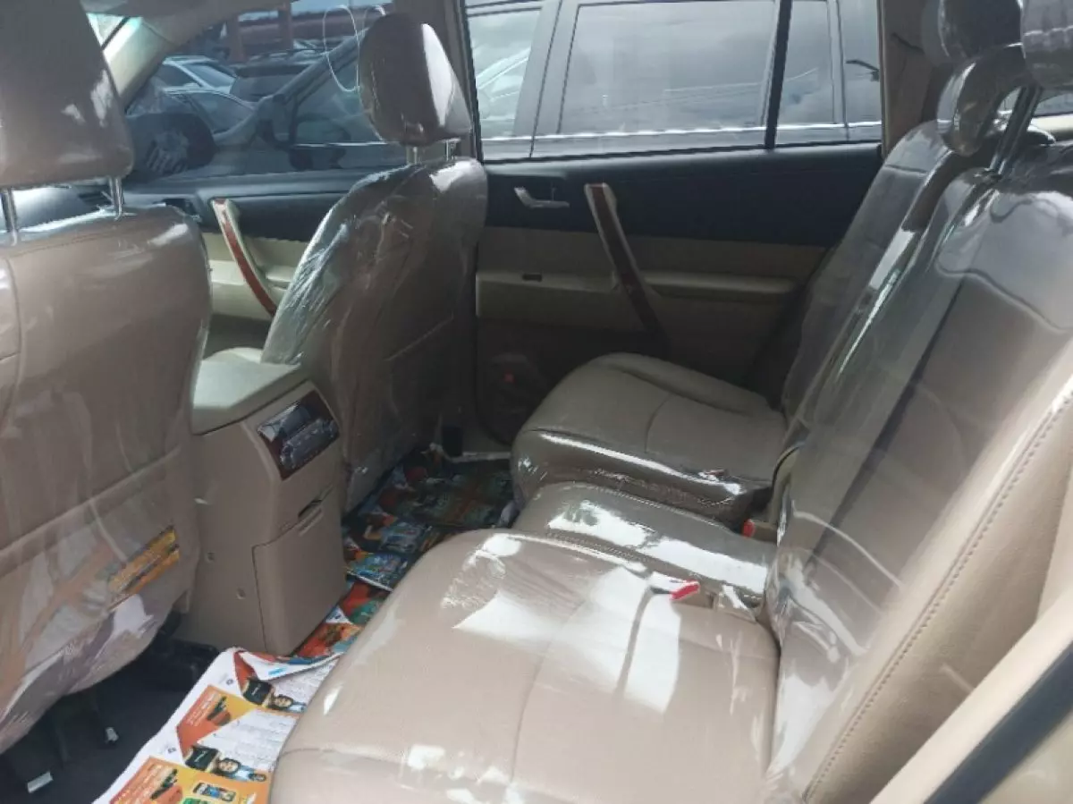 interiorBack