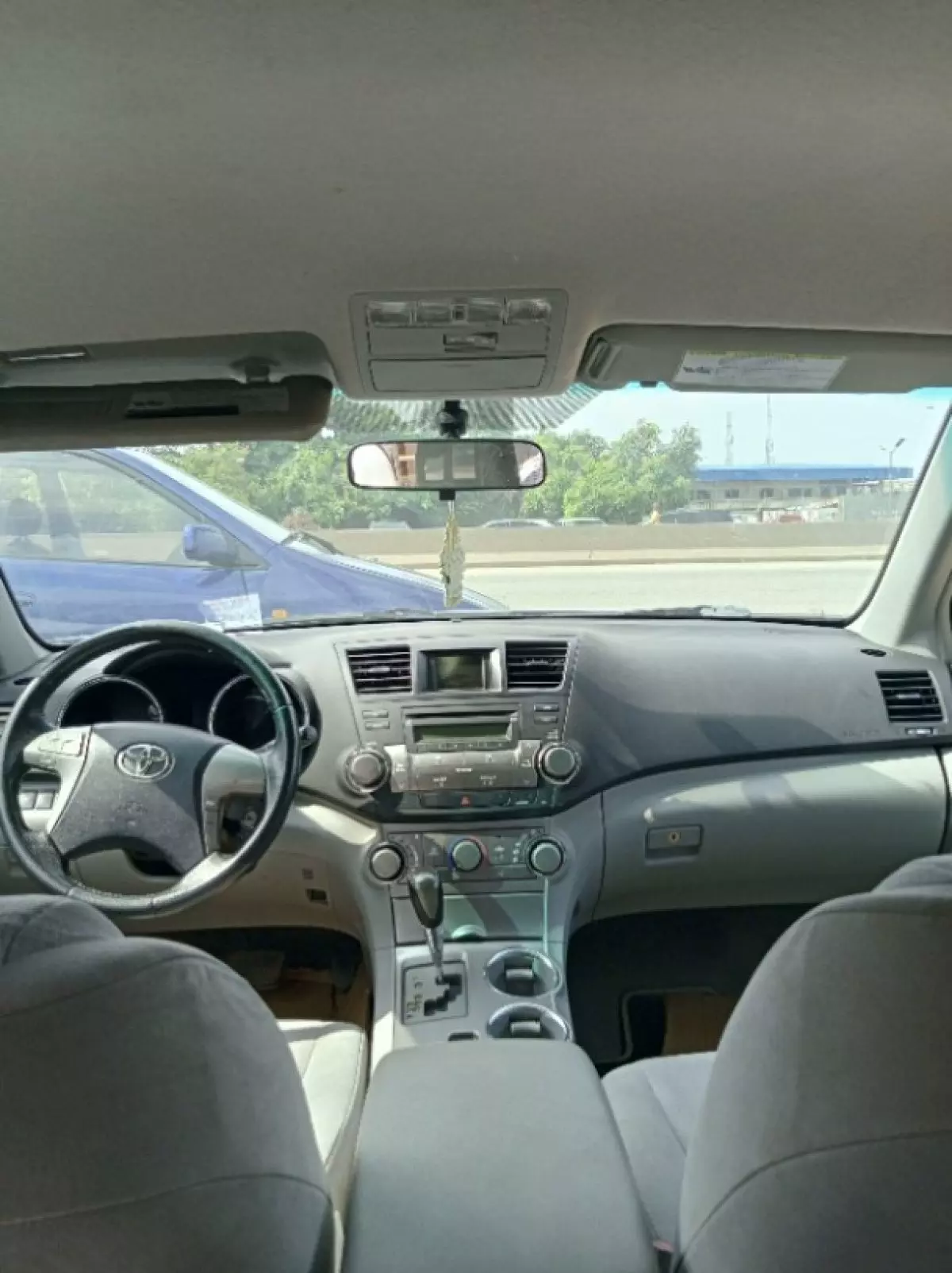 interiorFront