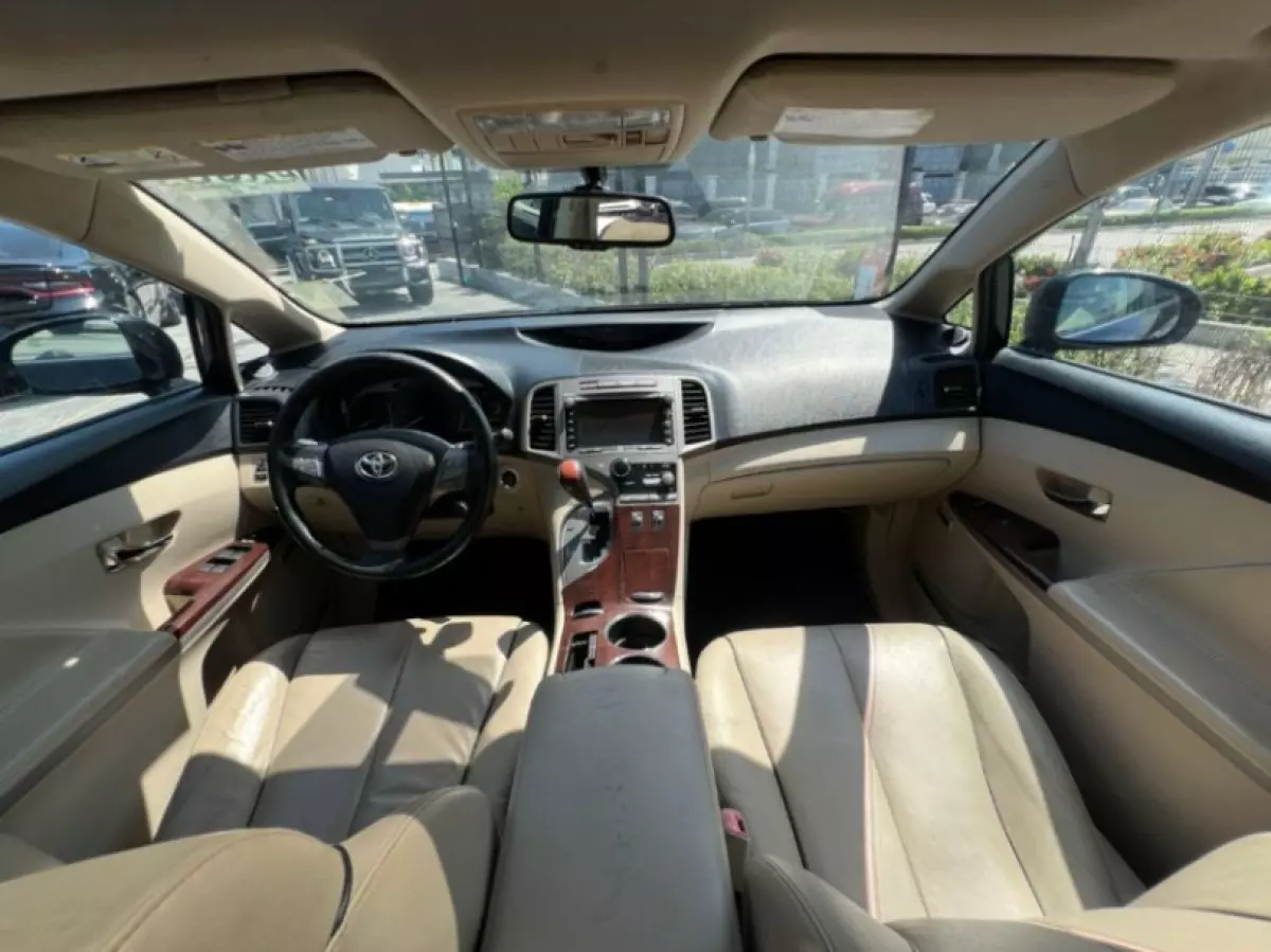 interiorFront