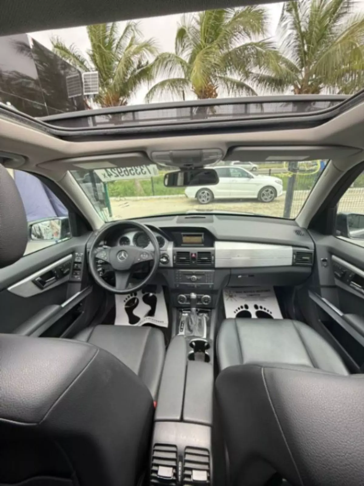 interiorFront