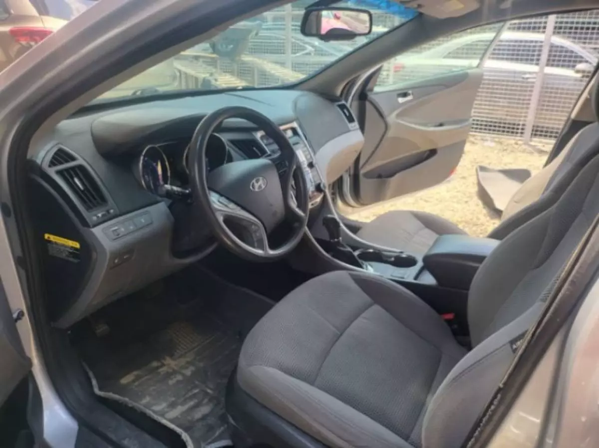 interiorFront