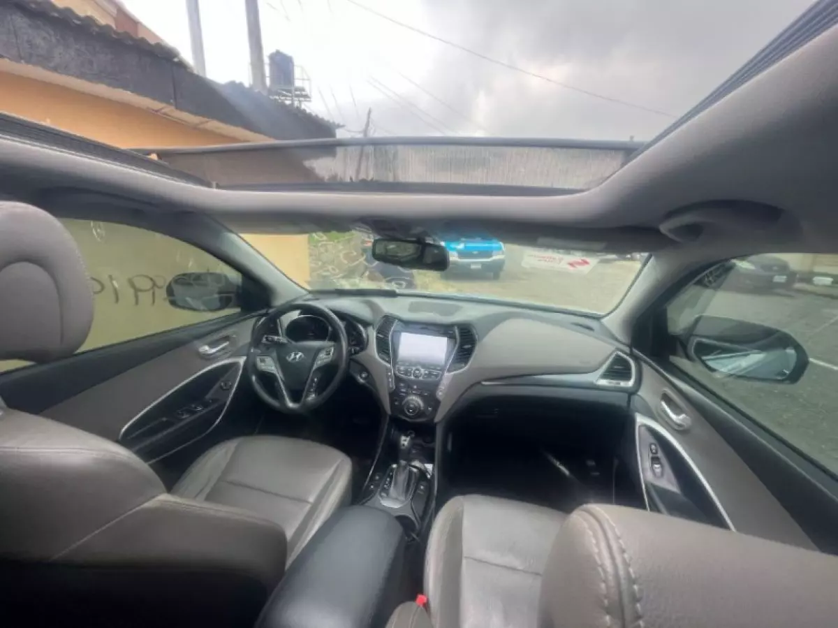 interiorFront