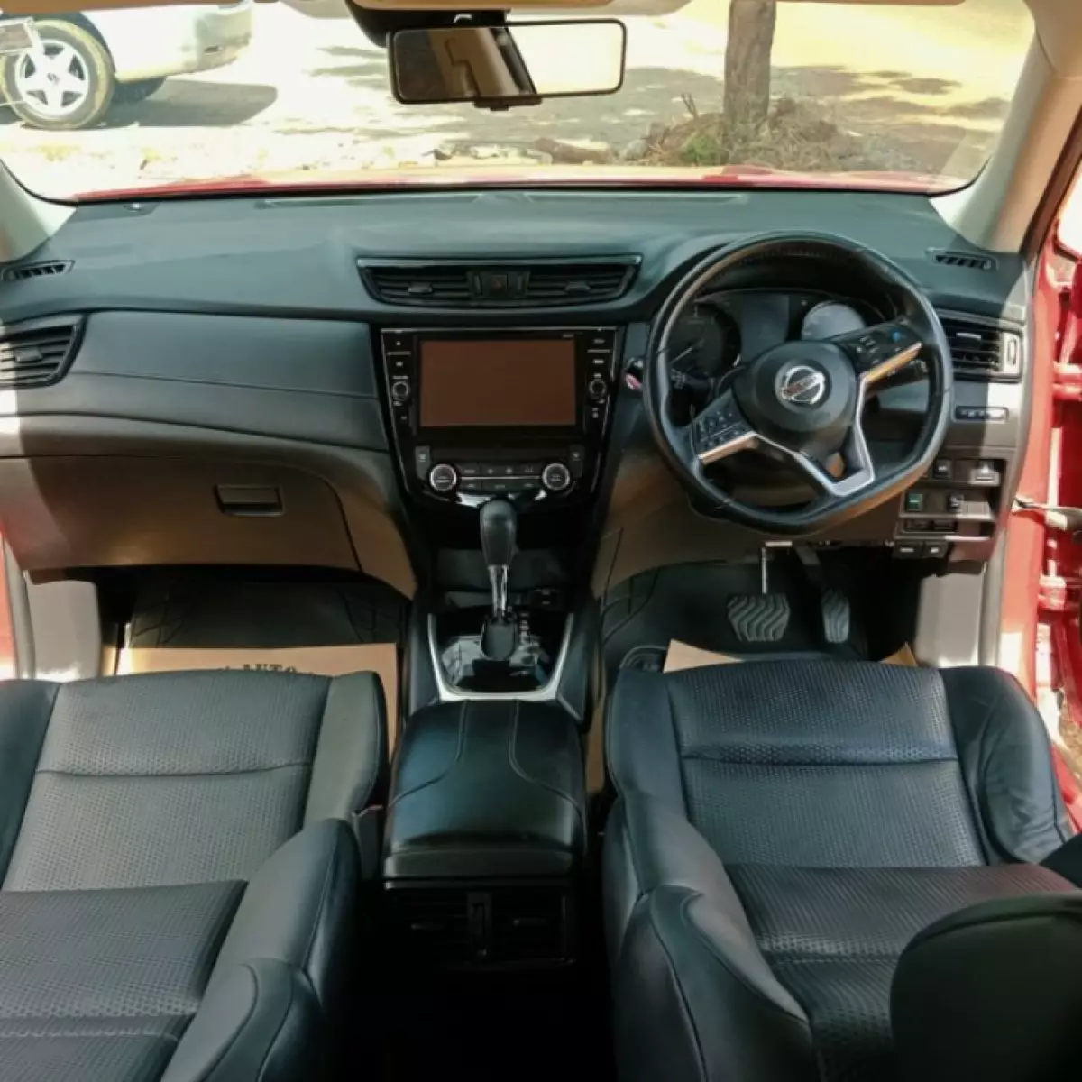 interiorFront