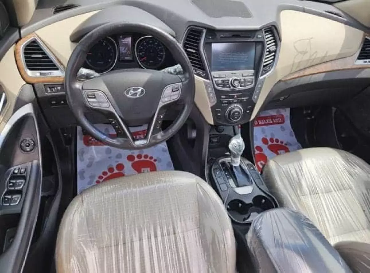 interiorFront