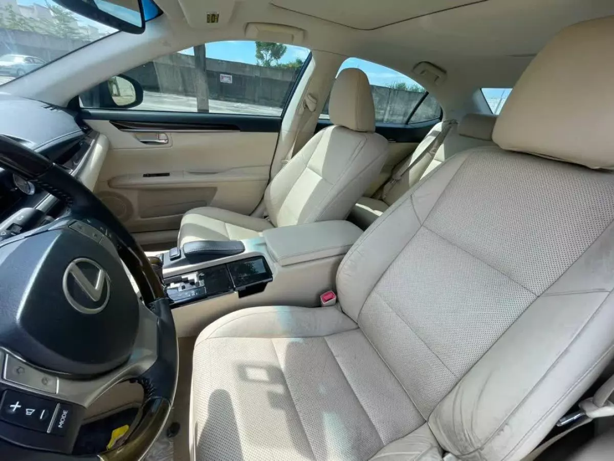 car Left
