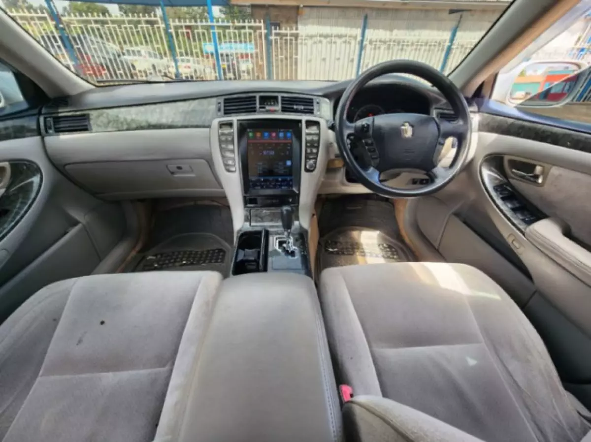 interiorFront