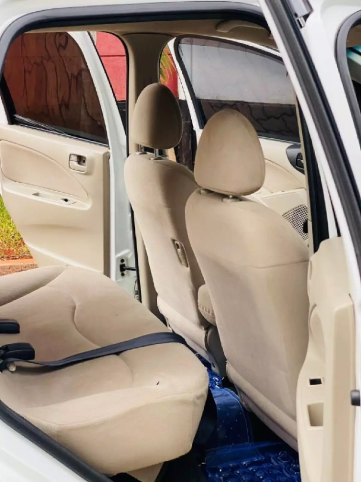 interiorBack